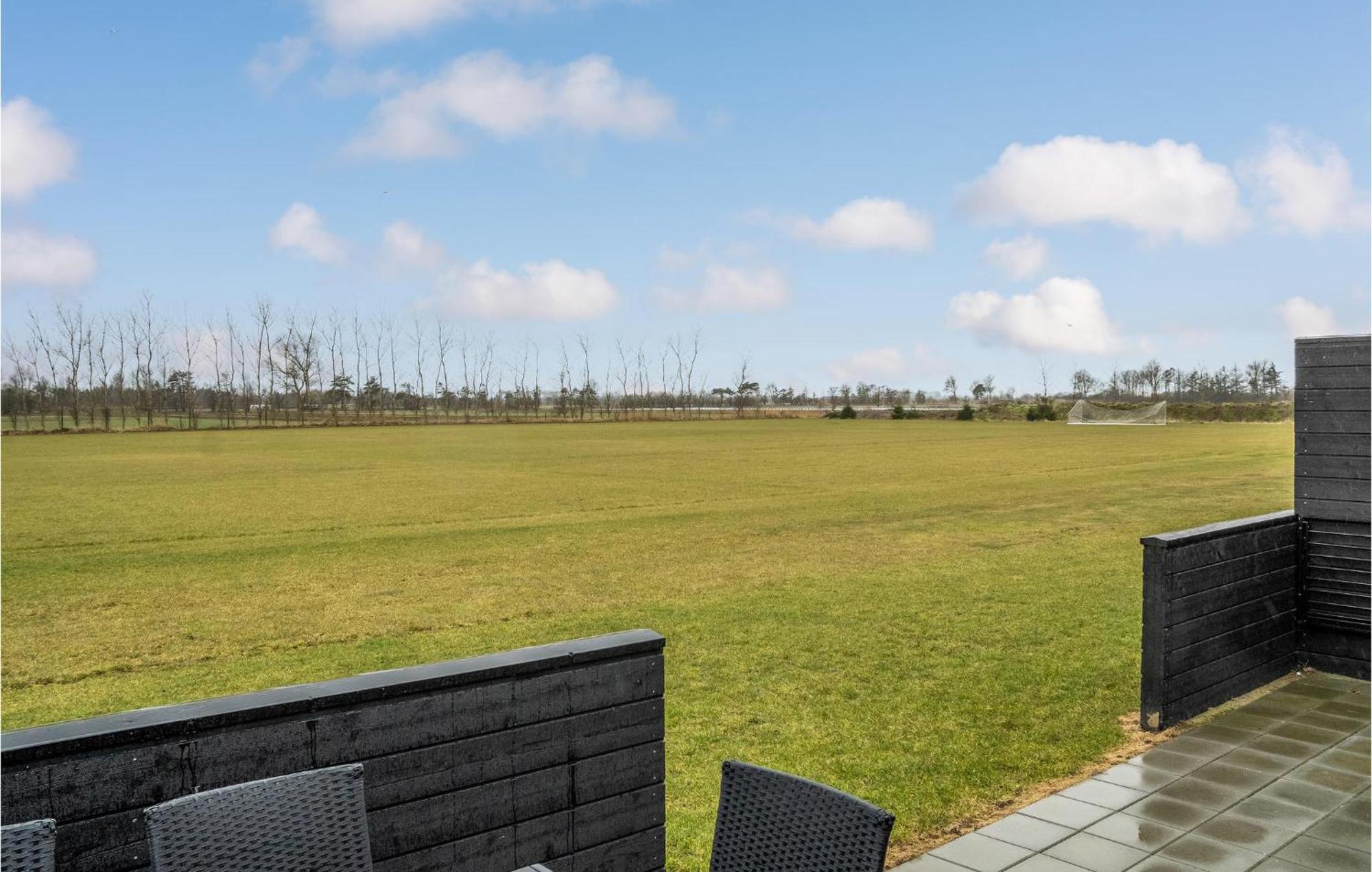 2 Bedroom Gorgeous Apartment In Vaeggerlose Bøtø By Exterior foto