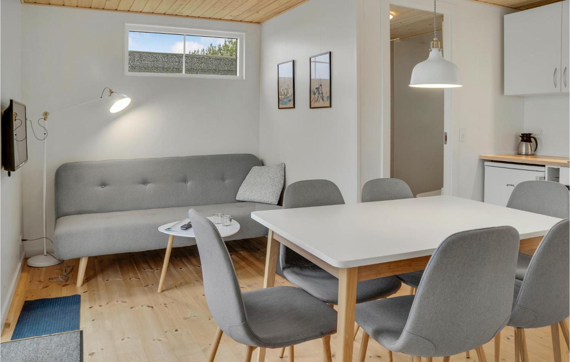 2 Bedroom Gorgeous Apartment In Vaeggerlose Bøtø By Exterior foto